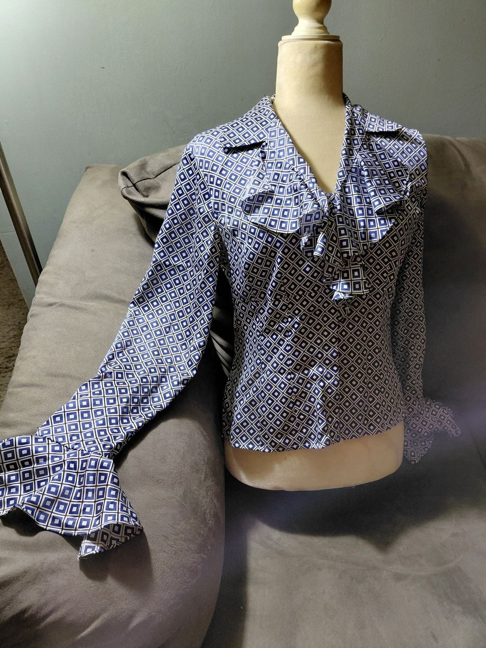 Anne Klein Blue and White Geometric Taylored Silk Blouse. NWOT.